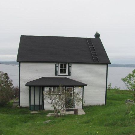 Wolf Cove Retreat House Amherst Cove Exterior foto