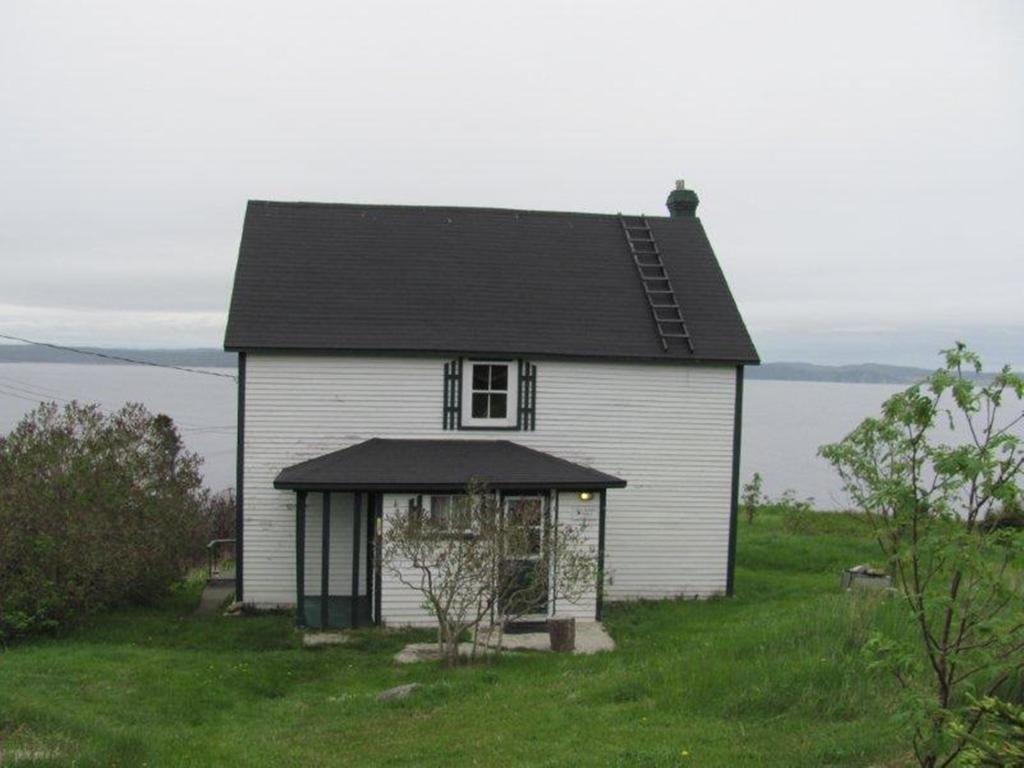 Wolf Cove Retreat House Amherst Cove Exterior foto